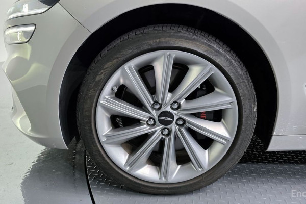 2024 Genesis G70 с пробегом 18 309 км