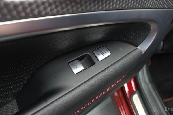 2023 Genesis G70 с пробегом 17 304 км