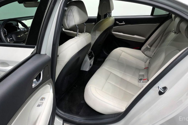 2024 Genesis G70 с пробегом 18 309 км