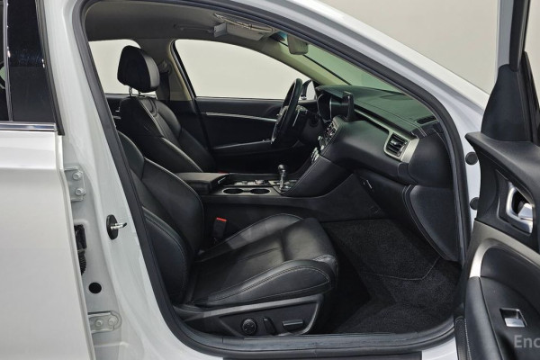 2022 Genesis G70 с пробегом 54 620 км