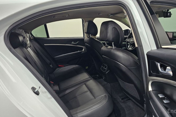 2022 Genesis G70 с пробегом 54 620 км