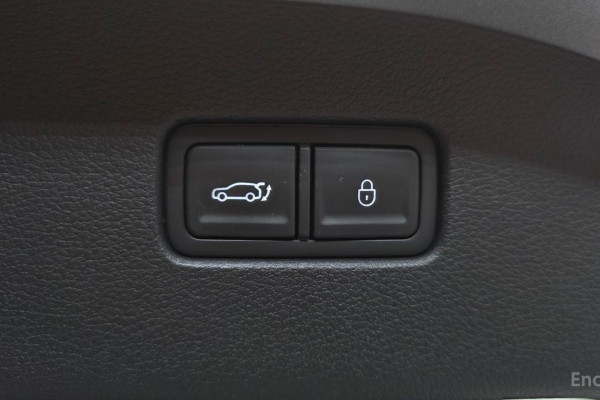 2024 Genesis G70 с пробегом 18 998 км