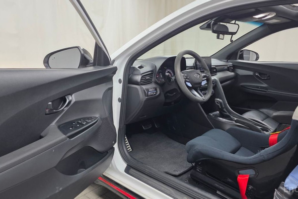 2021 Hyundai Veloster с пробегом 77 182 км