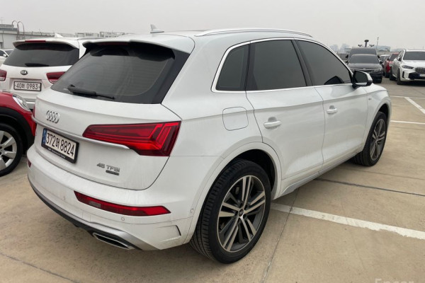 2021 Audi Q5 с пробегом 75 244 км