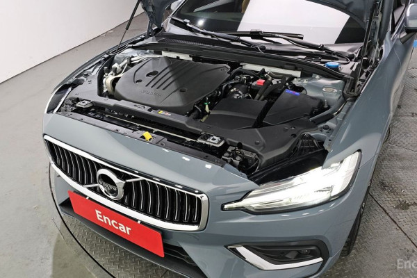 2022 Volvo S60 с пробегом 36 579 км