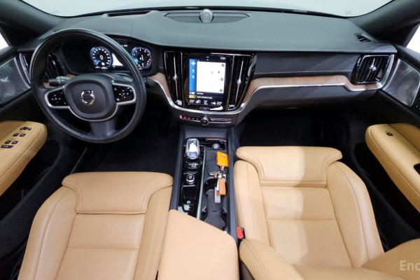 2022 Volvo S60 с пробегом 36 579 км