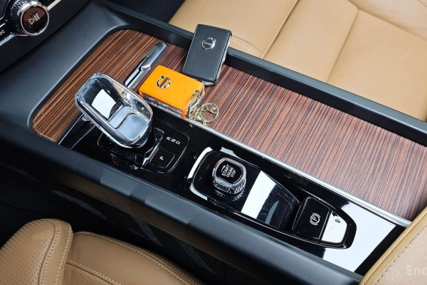 2023 Volvo S60 с пробегом 37 054 км