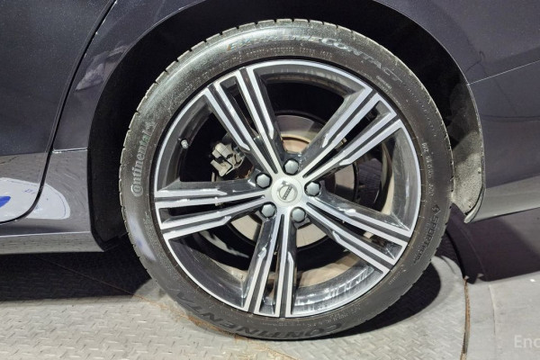 2021 Volvo S60 с пробегом 79 370 км