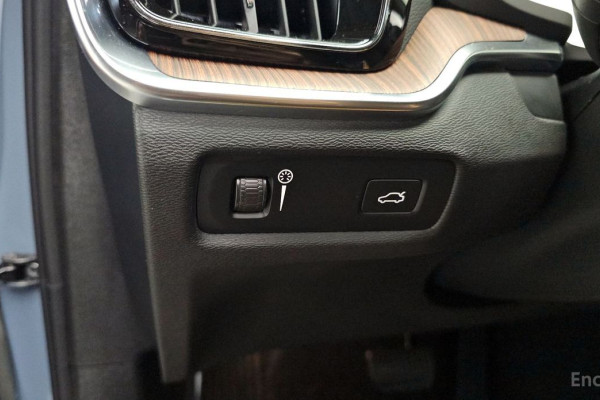 2022 Volvo S60 с пробегом 36 579 км