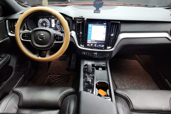 2022 Volvo S60 с пробегом 49 656 км