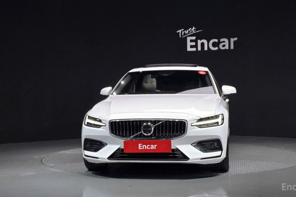 2022 Volvo S60 с пробегом 20 358 км