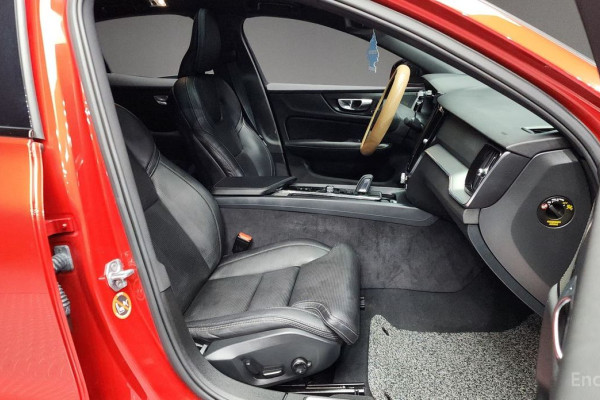 2022 Volvo S60 с пробегом 49 656 км