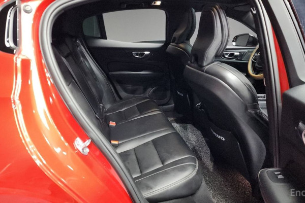 2022 Volvo S60 с пробегом 49 656 км