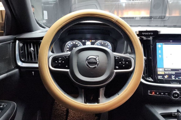 2022 Volvo S60 с пробегом 49 656 км