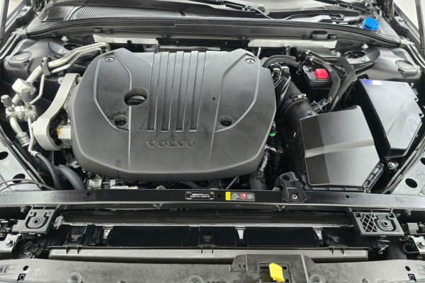 2023 Volvo S60 с пробегом 28 603 км