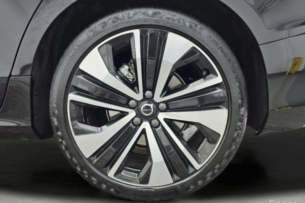 2023 Volvo S60 с пробегом 28 603 км