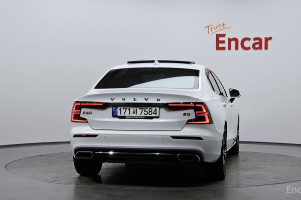 2021 Volvo S60 с пробегом 53 691 км