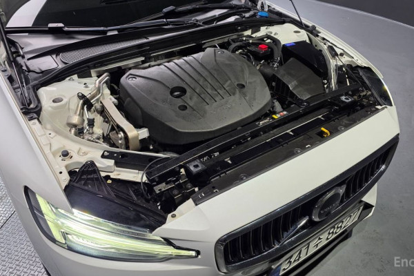 2023 Volvo S60 с пробегом 120 855 км