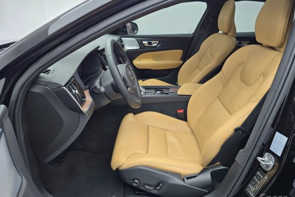 2023 Volvo S60 с пробегом 28 603 км