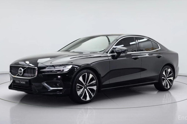 2023 Volvo S60 с пробегом 28 603 км