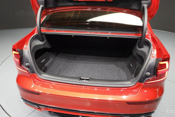 2022 Volvo S60 с пробегом 49 656 км