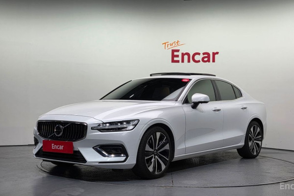 2023 Volvo S60 с пробегом 47 506 км