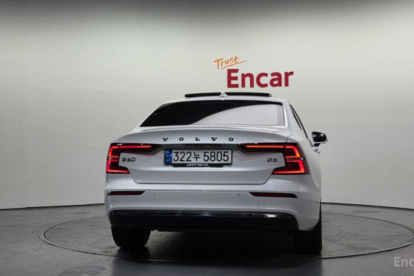 2023 Volvo S60 с пробегом 47 506 км