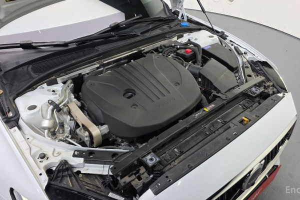 2023 Volvo S60 с пробегом 47 506 км