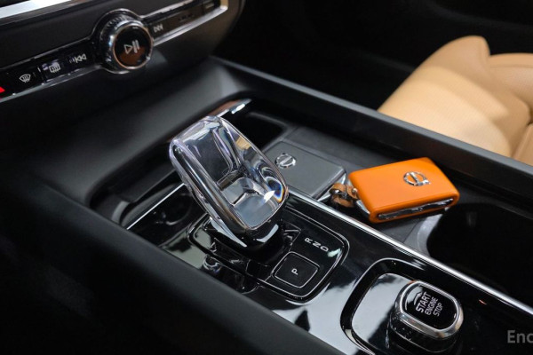 2023 Volvo S60 с пробегом 47 506 км