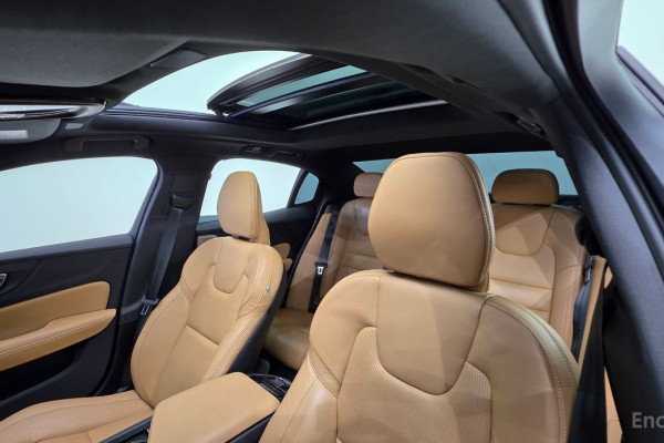 2023 Volvo S60 с пробегом 47 506 км