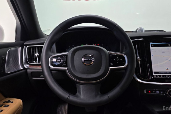 2023 Volvo S60 с пробегом 47 506 км
