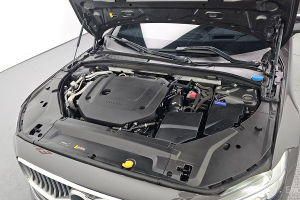 2022 Volvo S90 с пробегом 41 806 км