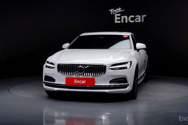 2022 Volvo S90 с пробегом 32 301 км