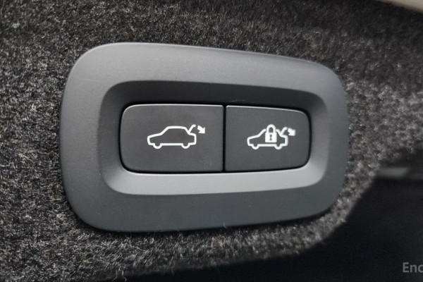 2022 Volvo S90 с пробегом 32 301 км