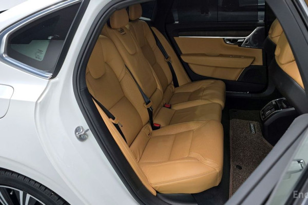 2023 Volvo S90 с пробегом 87 591 км