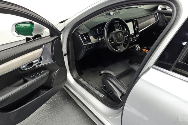 2021 Volvo S90 с пробегом 39 305 км