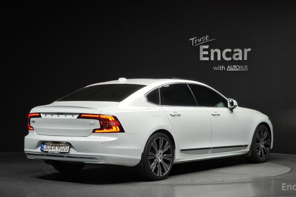 2022 Volvo S90 с пробегом 123 812 км