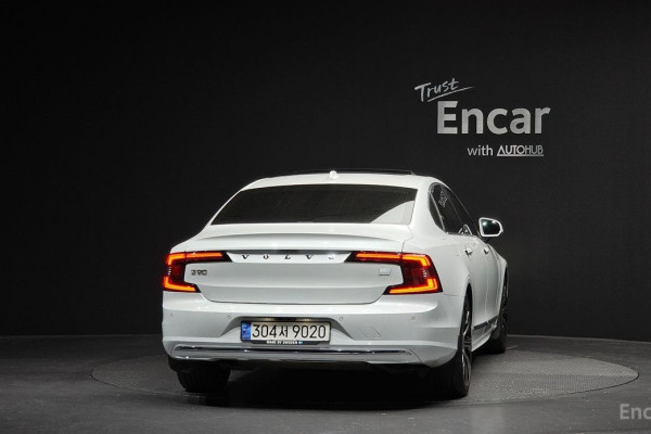 2022 Volvo S90 с пробегом 123 812 км