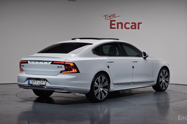 2022 Volvo S90 с пробегом 52 283 км