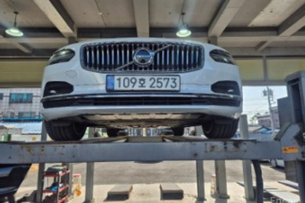 2022 Volvo S90 с пробегом 43 641 км