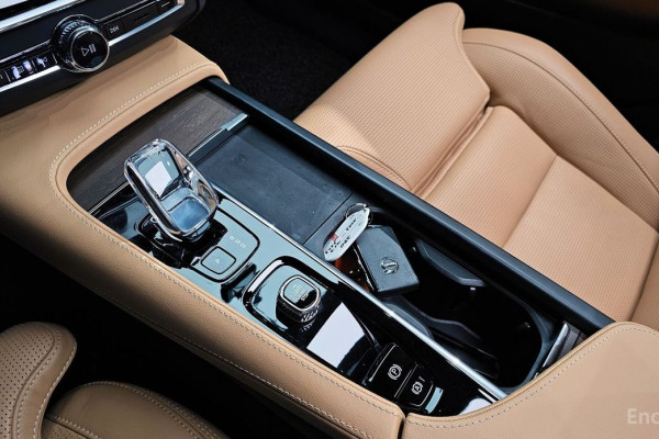 2022 Volvo S90 с пробегом 32 440 км