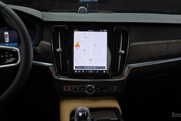 2022 Volvo S90 с пробегом 94 674 км