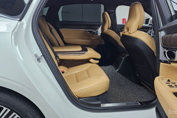 2022 Volvo S90 с пробегом 123 812 км