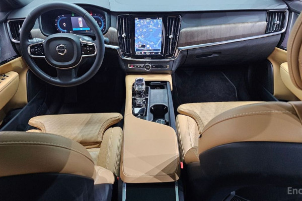 2022 Volvo S90 с пробегом 52 283 км