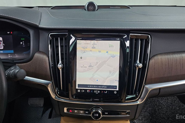 2022 Volvo S90 с пробегом 123 812 км