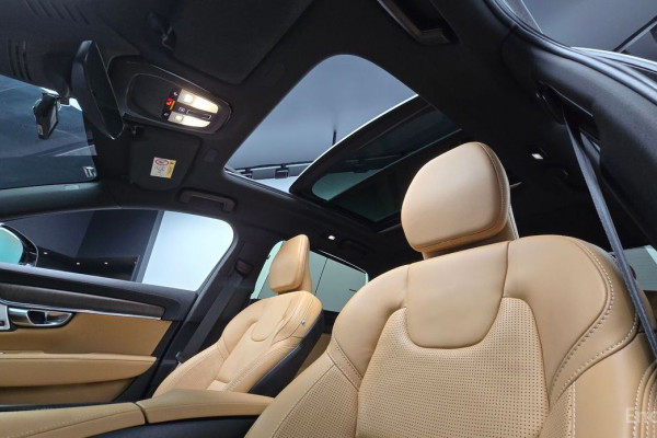 2022 Volvo S90 с пробегом 94 674 км