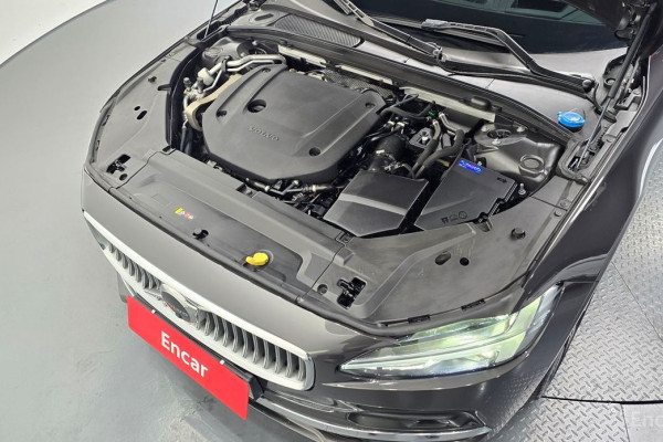 2022 Volvo S90 с пробегом 78 417 км