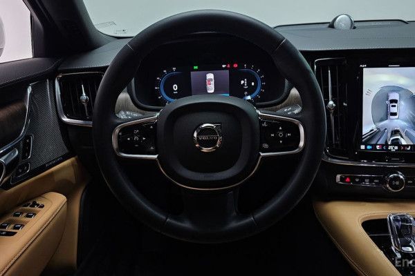 2022 Volvo S90 с пробегом 52 283 км