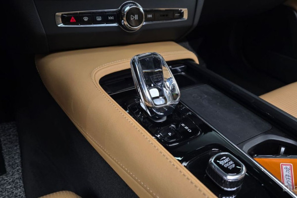 2022 Volvo S90 с пробегом 78 417 км