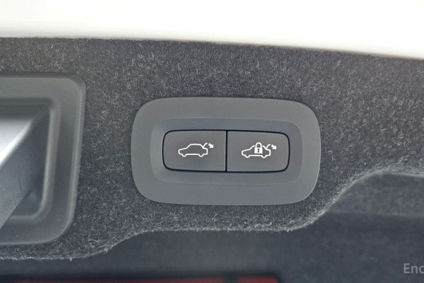 2022 Volvo S90 с пробегом 123 812 км